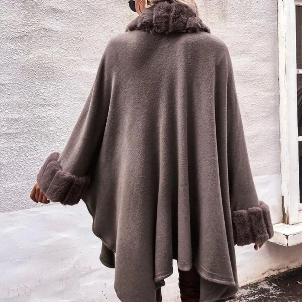 Cozy Fringe Open Front Cardigan Poncho - Picture 4 of 10